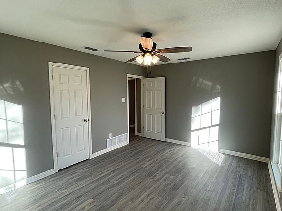 4th image of 701 Hawthorne St
