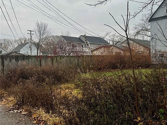 2nd image of 6000 Wakefield Ave