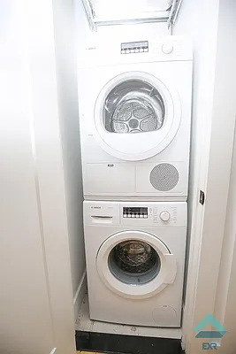 Rented by EXR | media 70