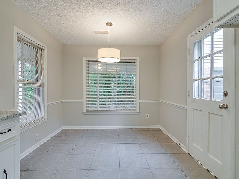1st image of 2257 Easton Dr