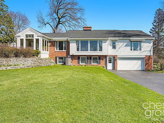2nd image of 2808 Littlefield Dr NE