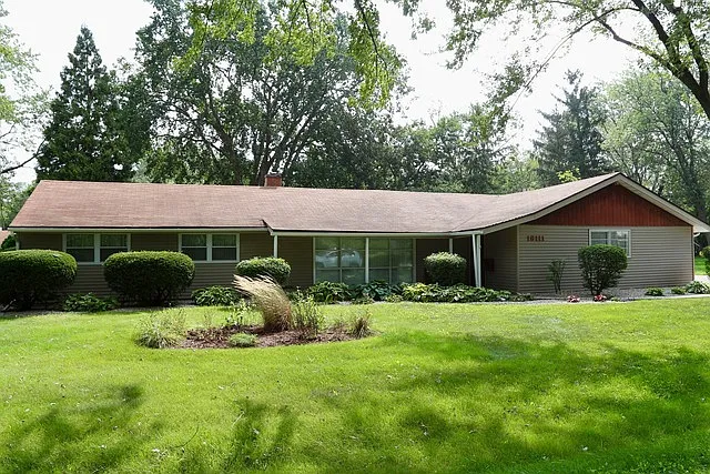 18111 Patrick Ave photo 1