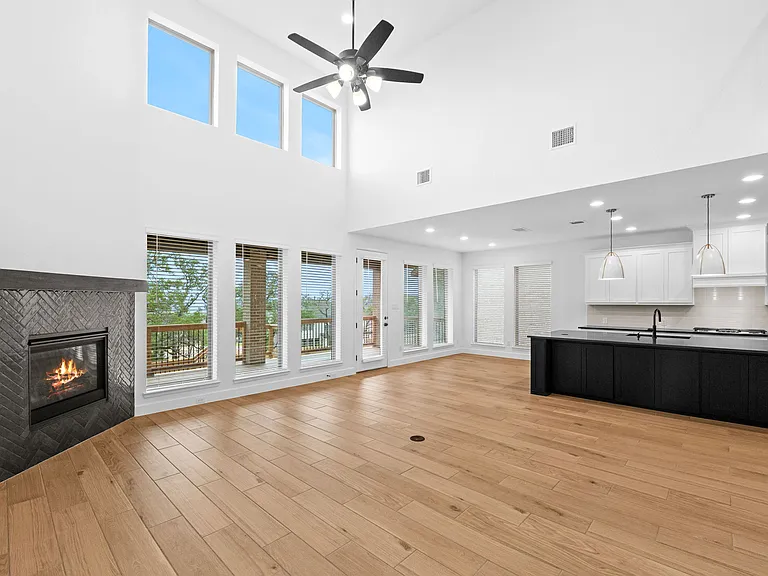 310 Barton Crk — Photo 18