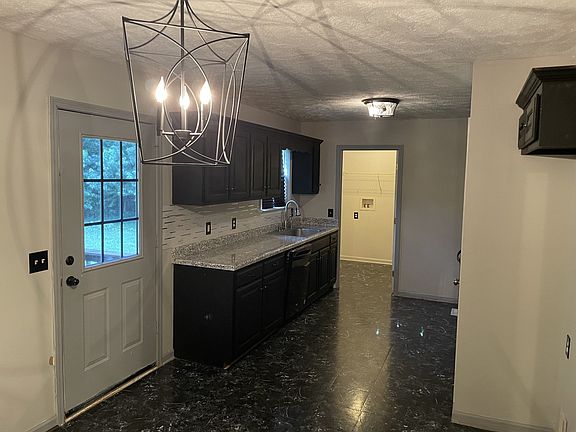 4th image of 101 Michael Ln