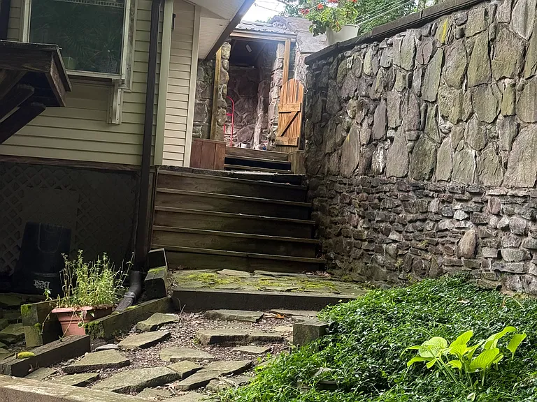 50 Walnut St — Photo 22