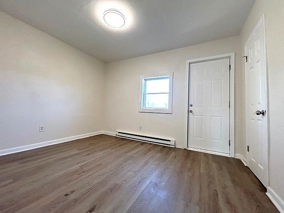 3rd image of 406 E Jackson St #D