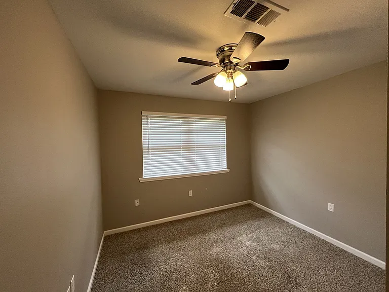 139 Hickory St — Photo 6
