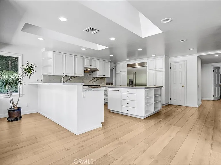 22715 America Way — Photo 6