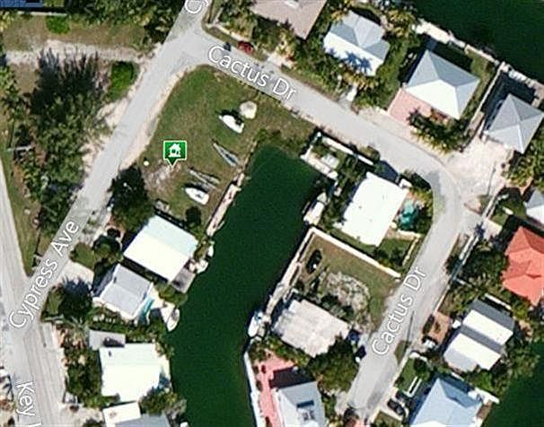2nd image of 8 Cypress Ave