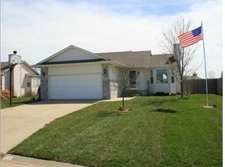 211 Sutton Dr, Newton, KS 67114