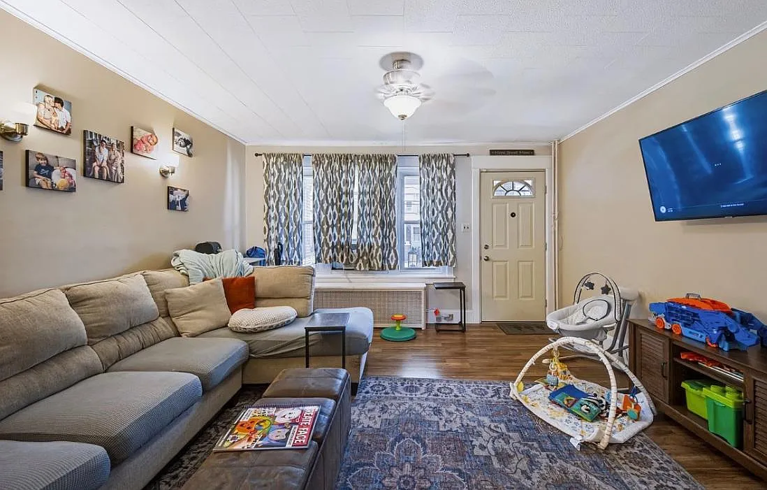 3 bed, 1310 sqft, $2,295 — Photo 4