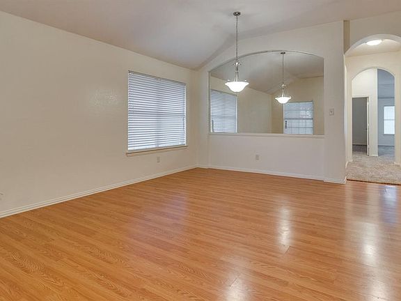 3rd image of 1104 Hillwood Dr