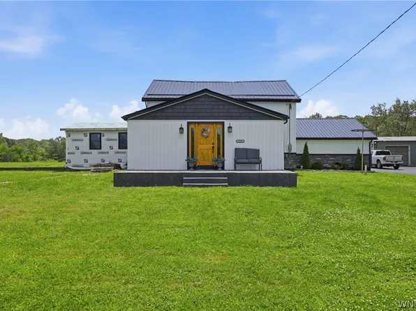 13151 Bullis Rd, East Aurora, NY 14052