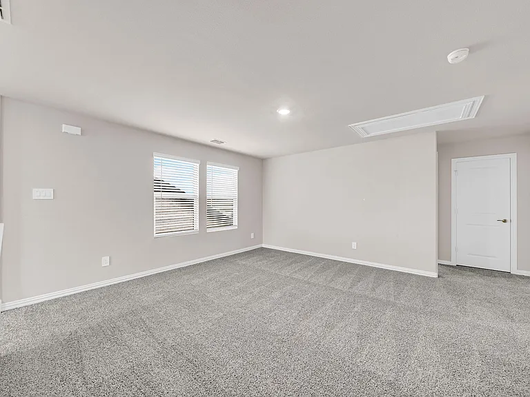 504 Weller Rd — Photo 23