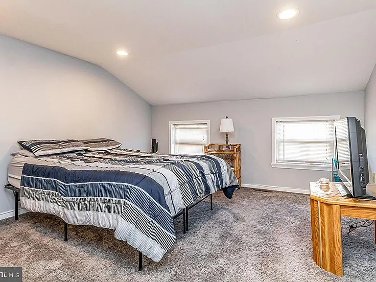 921 S Charles St #2 — Photo 15
