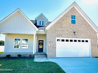3215 School View Dr, Farmville, NC 27828