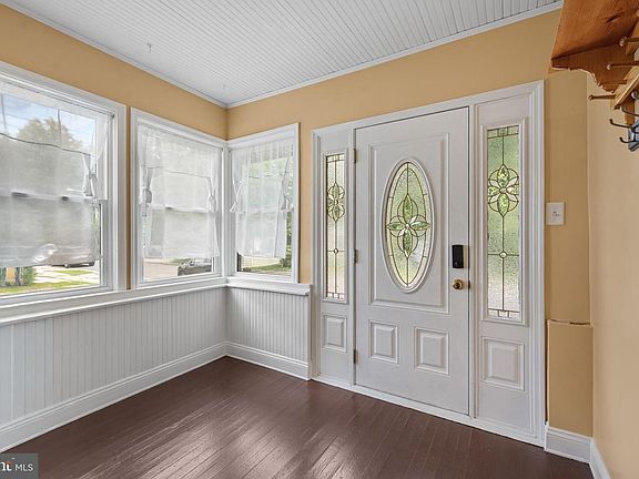 3rd image of 133 W Lake Ave