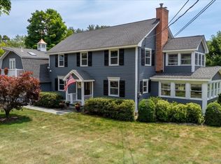 29 Holcomb St, Simsbury, CT 06070