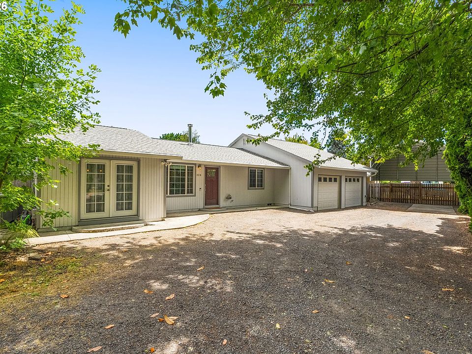 1st image of 326 NE 34th Pl