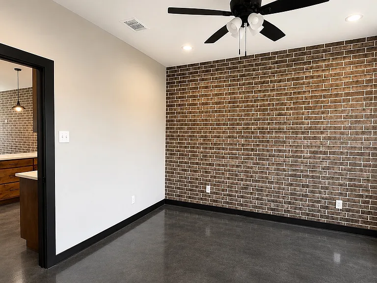 215 E Avenue K #A — Photo 3