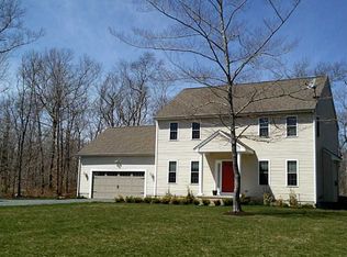 9 Winterberry Dr, Tiverton, RI 02878