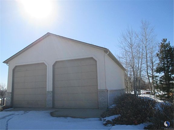 8 car detached garage