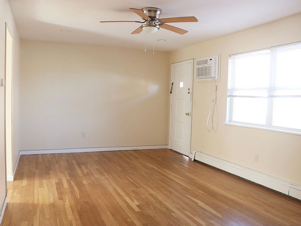 1st image of 25 Pasadena Ave APT 3