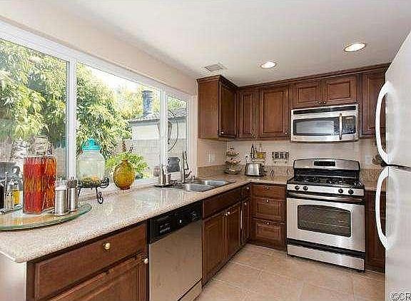 4th image of 2817 Olive Ln
