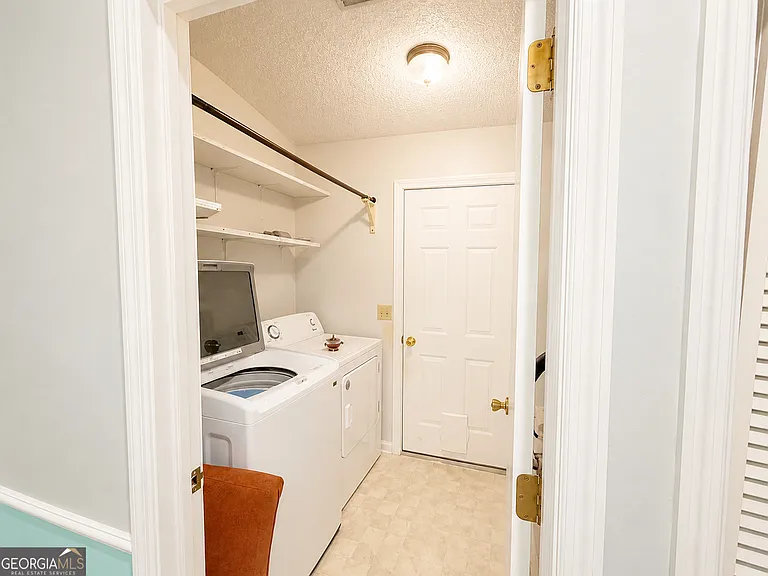 212 Muskogee Ct — Photo 10