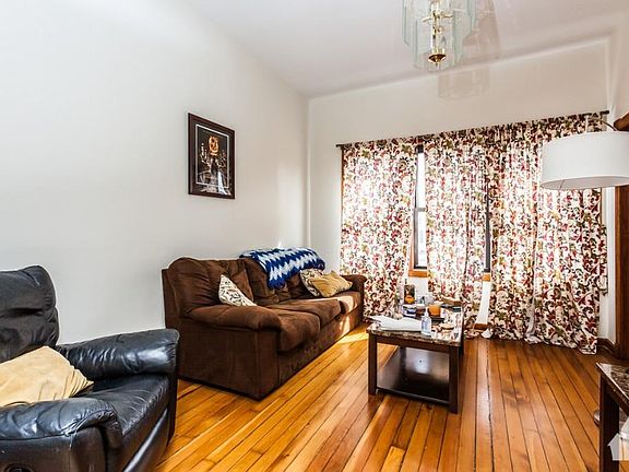 3rd image of 2827 N Milwaukee Ave #1JC