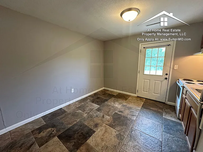 107 Spruce Dr — Photo 8