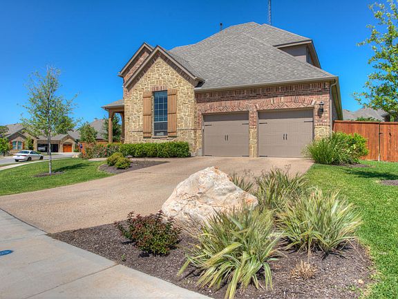 3rd image of 2275 Park Place Cir