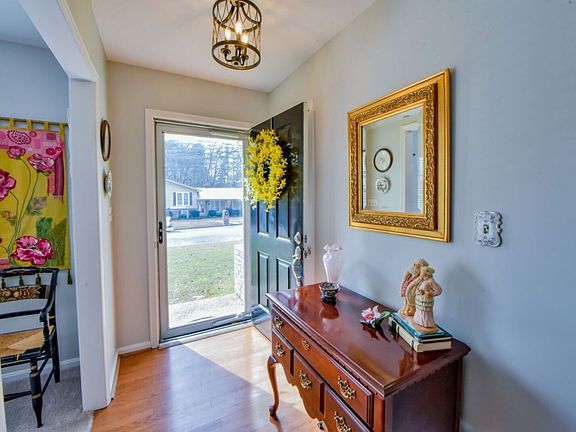 4th image of 908 Princeton Pl