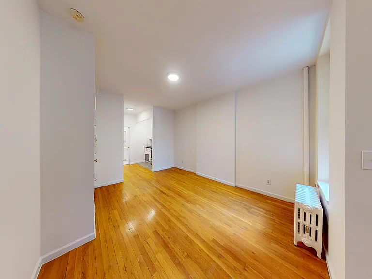341 E 77th St #1E — Photo 2