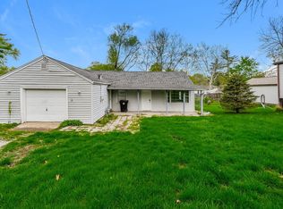 305 Morton St, Creve Coeur, IL