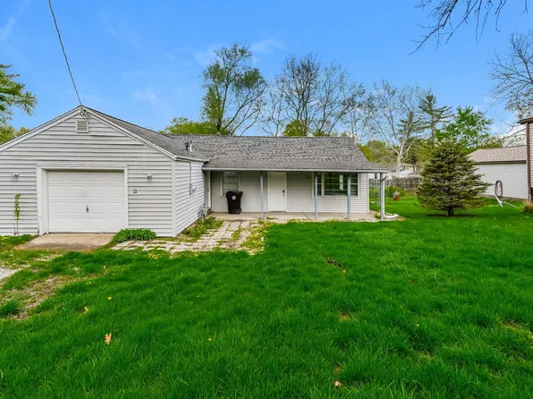 305 Morton St, Creve Coeur, IL 61610