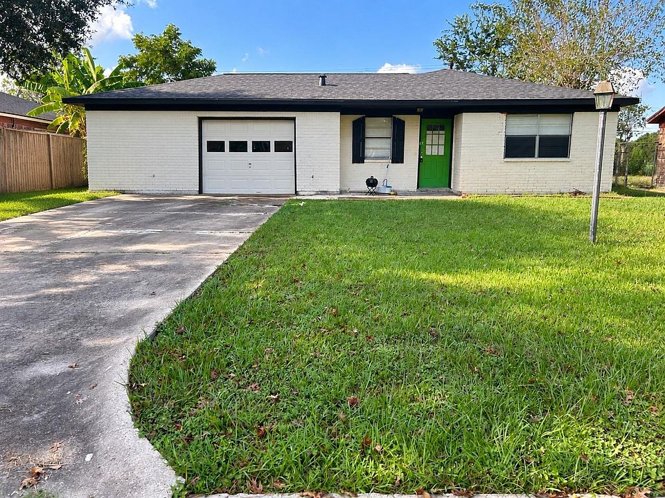 1st image of 604 Linda Ln
