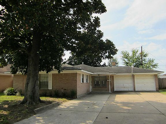 Extended driveway/front view
