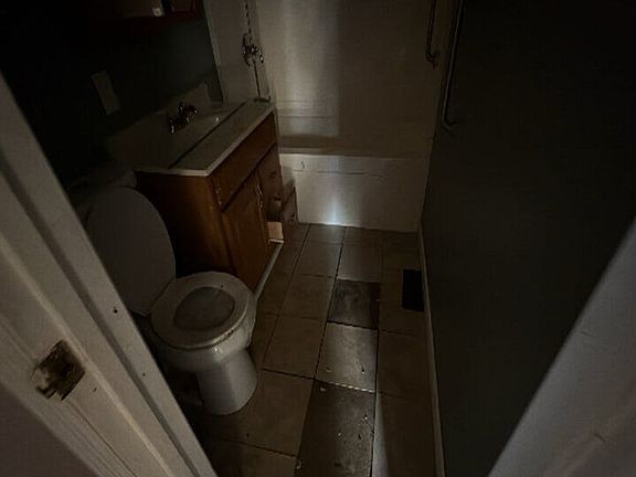 4th image of 1375 Levine Rd