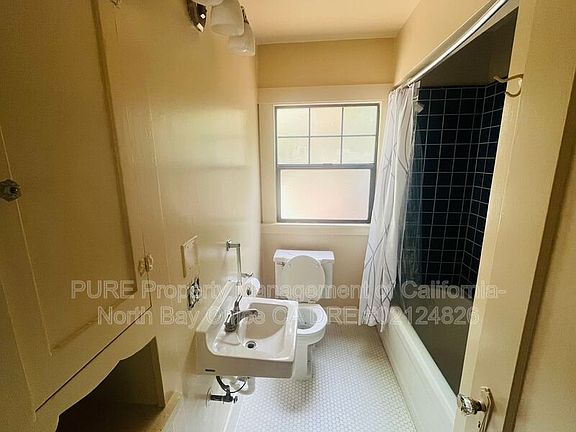 5th image of 591 N Dora St