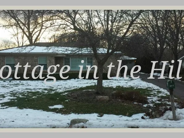 2414 Sanders Pl, Bloomfield Hills, MI 48302