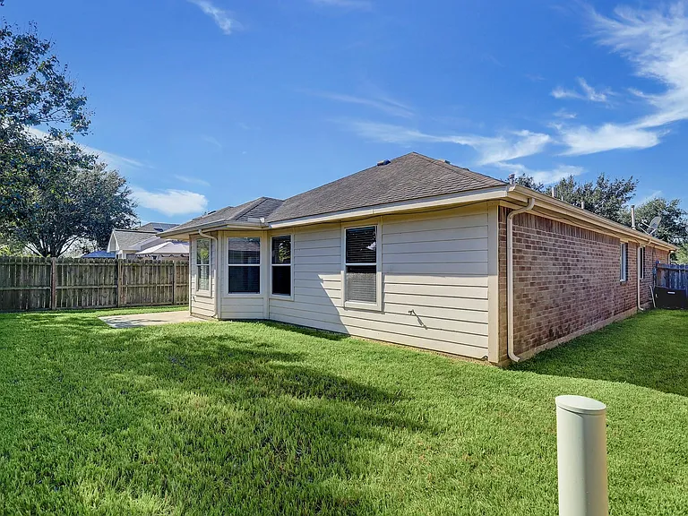 4762 Wind Trace Dr — Photo 3