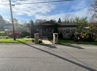 19 Ehle Ave, Coraopolis, PA