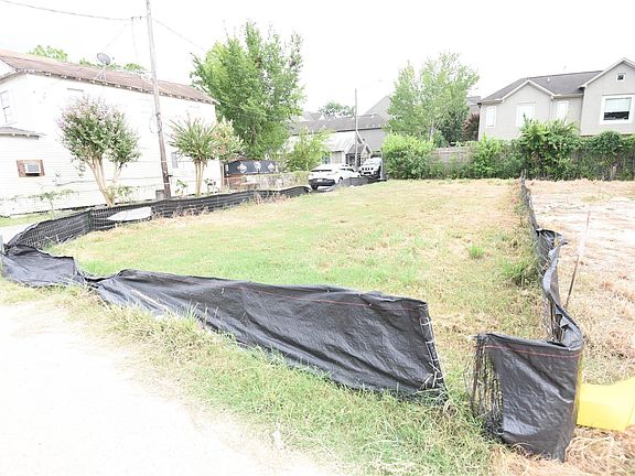 5th image of 4401 Allen St