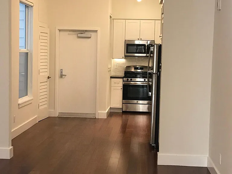 1166 Haight St #2 — Photo 3
