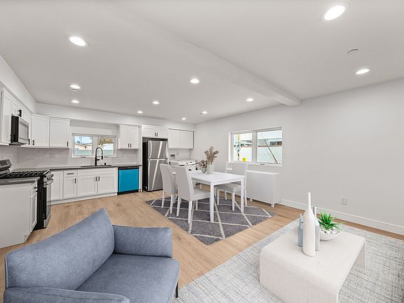 3rd image of 11555 Kittridge St #3
