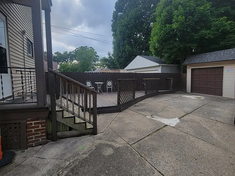 garage included