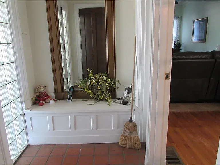 303 S Gray St — Photo 22