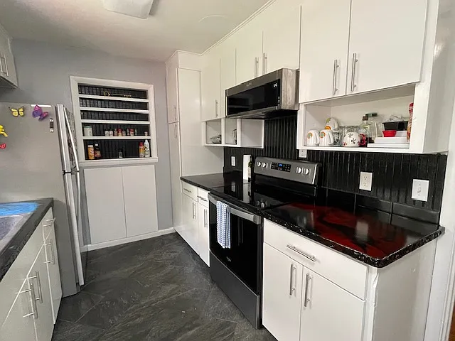 4 bed, 1389 sqft, $4,000 — Photo 1