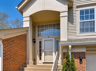 363-2 Two Ashford Cir, Bartlett, IL 60103